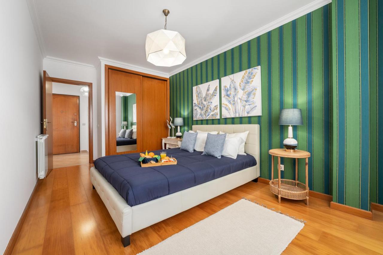 Ocean Getaway - Private Parking And Sea View Apartment นาซาเร ภายนอก รูปภาพ
